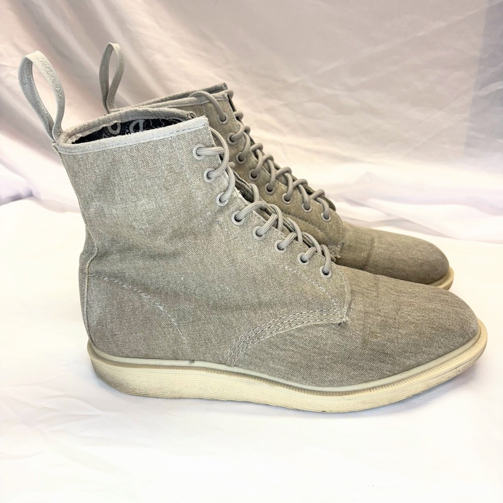 Dr‎ Martens Whiton 8 Eye Lace Up Canvas Boots Men's Size 10 US Light Grey Casual
